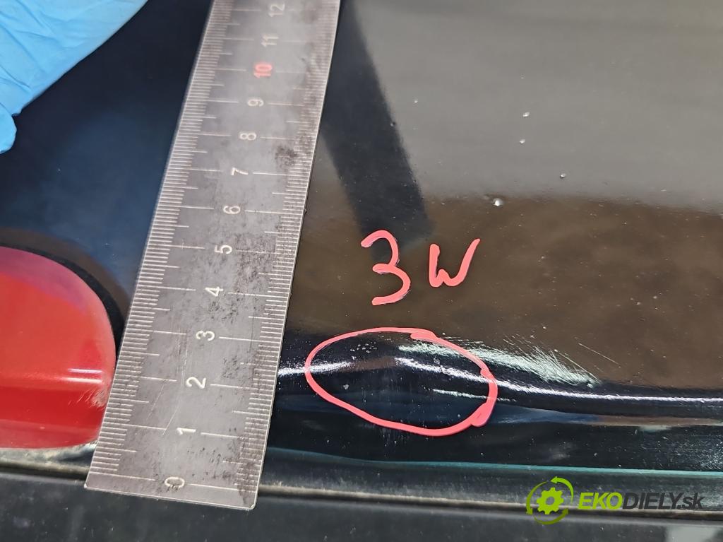 Nissan Tiida 1.8 16V 125 hp automatic 92 kW 1769 cm3 5- zadní kufrové dveře  (Zadní kapoty)