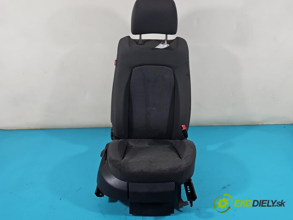 Seat Altea 1.9 tdi (BXE) 105 HP manual 77 kW 1896 cm3 5- Sedačka pravý  (Sedačky, sedadlá)