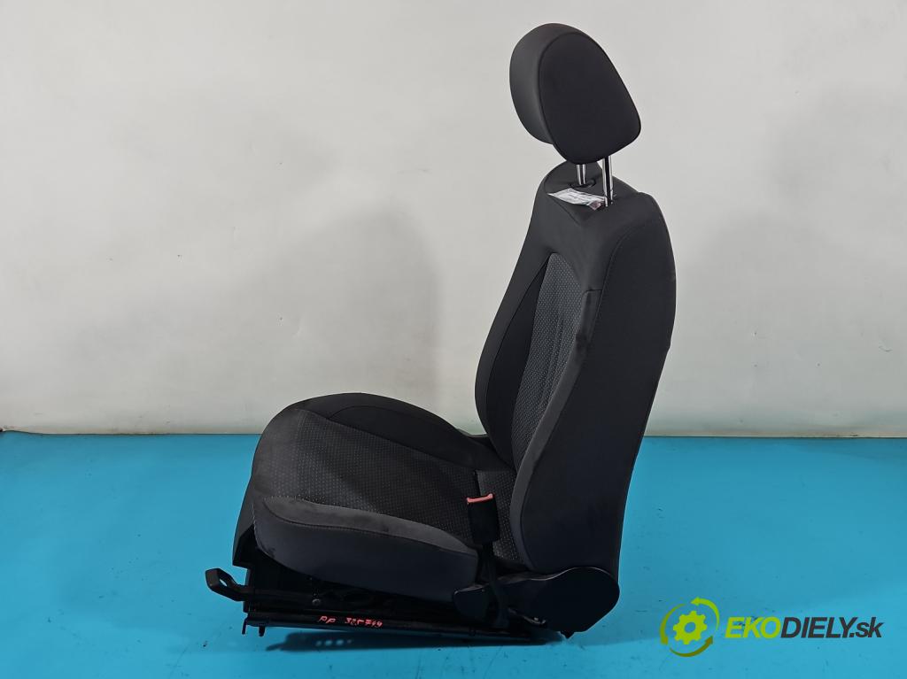 Seat Altea 1.9 tdi (BXE) 105 HP manual 77 kW 1896 cm3 5- Sedačka pravý  (Sedačky, sedadlá)