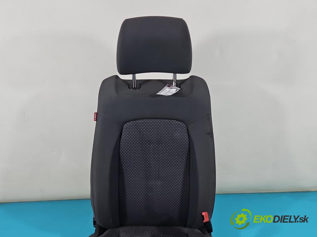 Seat Altea 1.9 tdi (BXE) 105 HP manual 77 kW 1896 cm3 5- Sedačka pravý  (Sedačky, sedadlá)