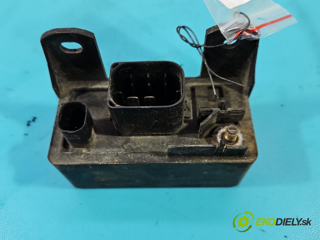 Mercedes Vito W639 2003-2014 2,2.0 cdi 109 HP manual 80 kW 2148 cm3 5- Relé: svíčky: zařicích: 0255452832 (Relé)