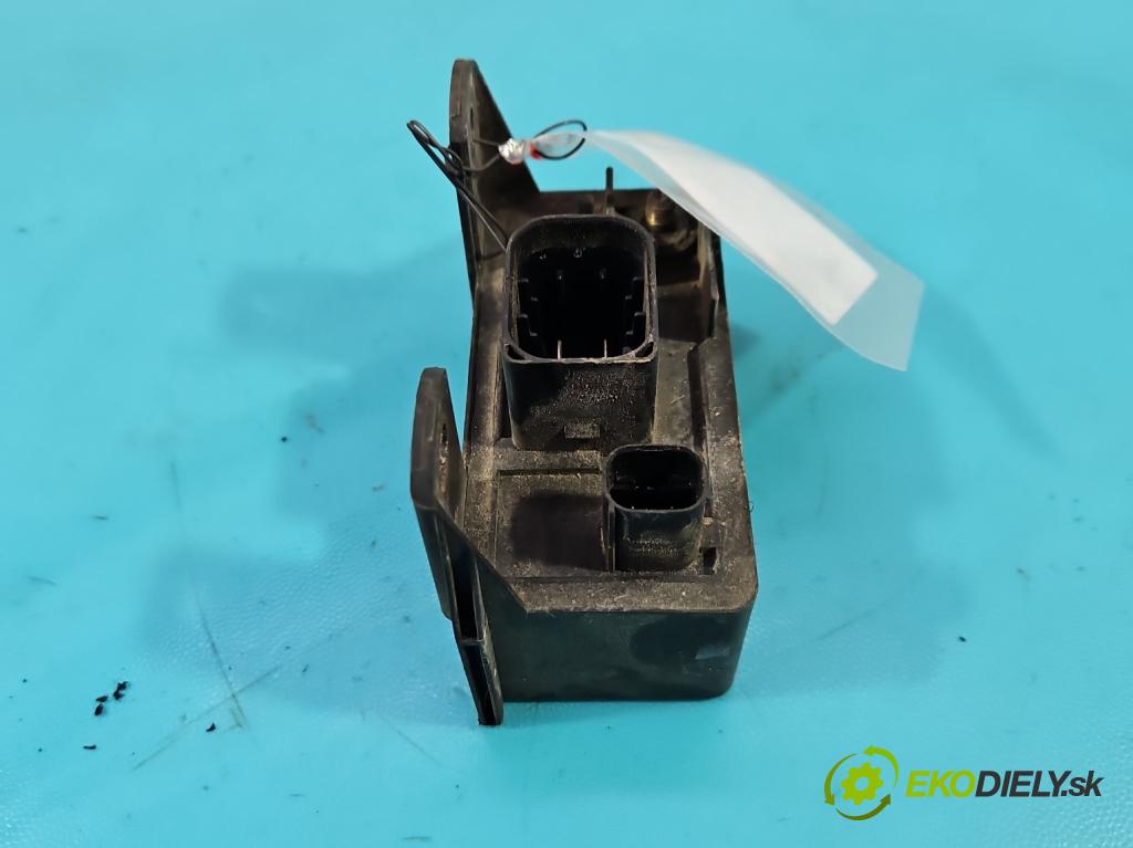 Mercedes Vito W639 2003-2014 2,2.0 cdi 109 HP manual 80 kW 2148 cm3 5- Relé: svíčky: zařicích: 0255452832 (Relé)