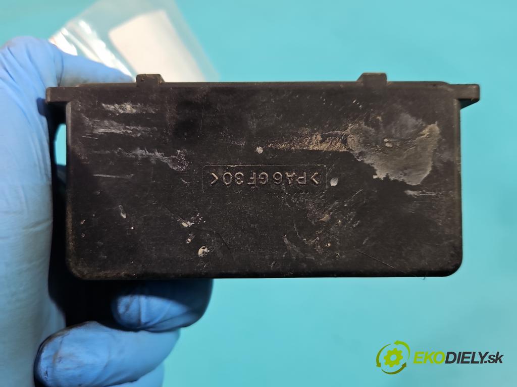 Mercedes Vito W639 2003-2014 2,2.0 cdi 109 HP manual 80 kW 2148 cm3 5- Relé: svíčky: zařicích: 0255452832 (Relé)