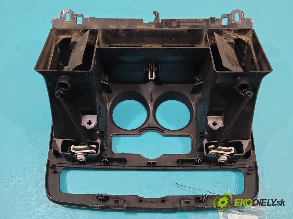 Mercedes Vito W639 2003-2014 2,2.0 cdi 109 HP manual 80 kW 2148 cm3 5- Mřížka: kúrenia stredová  (Mriežky kúrenia (fukáre))