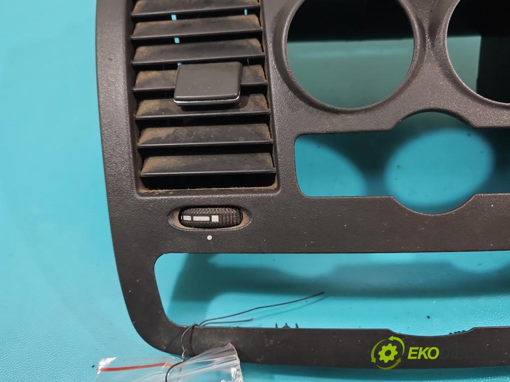 Mercedes Vito W639 2003-2014 2,2.0 cdi 109 HP manual 80 kW 2148 cm3 5- Mřížka: kúrenia stredová  (Mriežky kúrenia (fukáre))