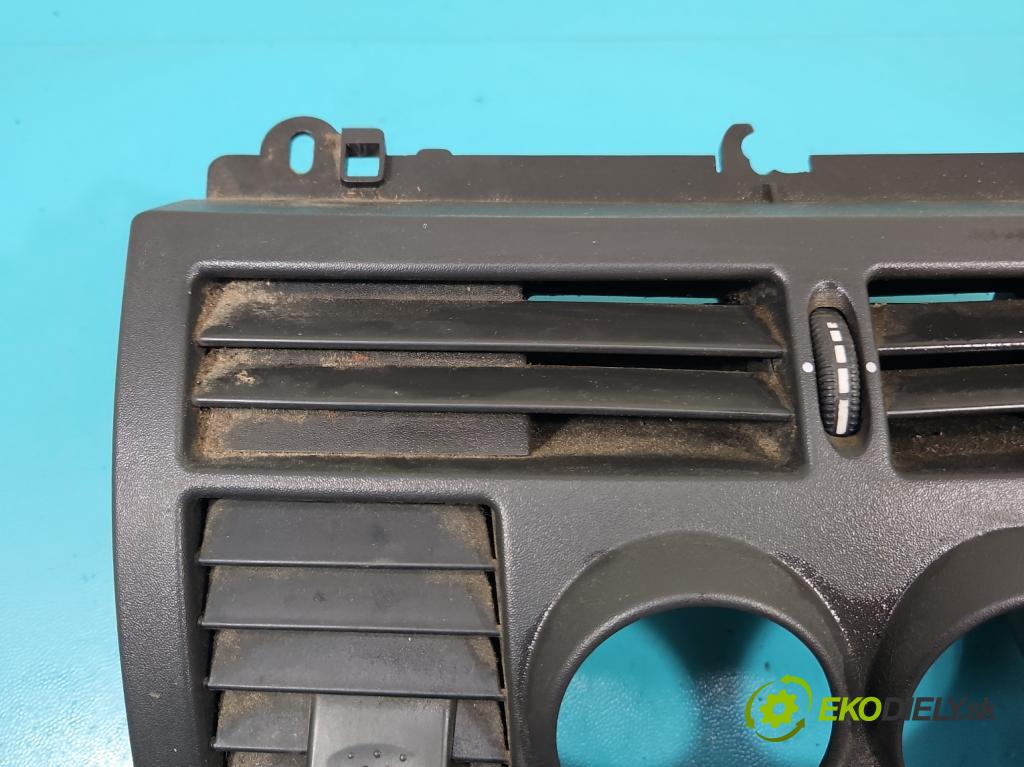 Mercedes Vito W639 2003-2014 2,2.0 cdi 109 HP manual 80 kW 2148 cm3 5- Mřížka: kúrenia stredová  (Mriežky kúrenia (fukáre))