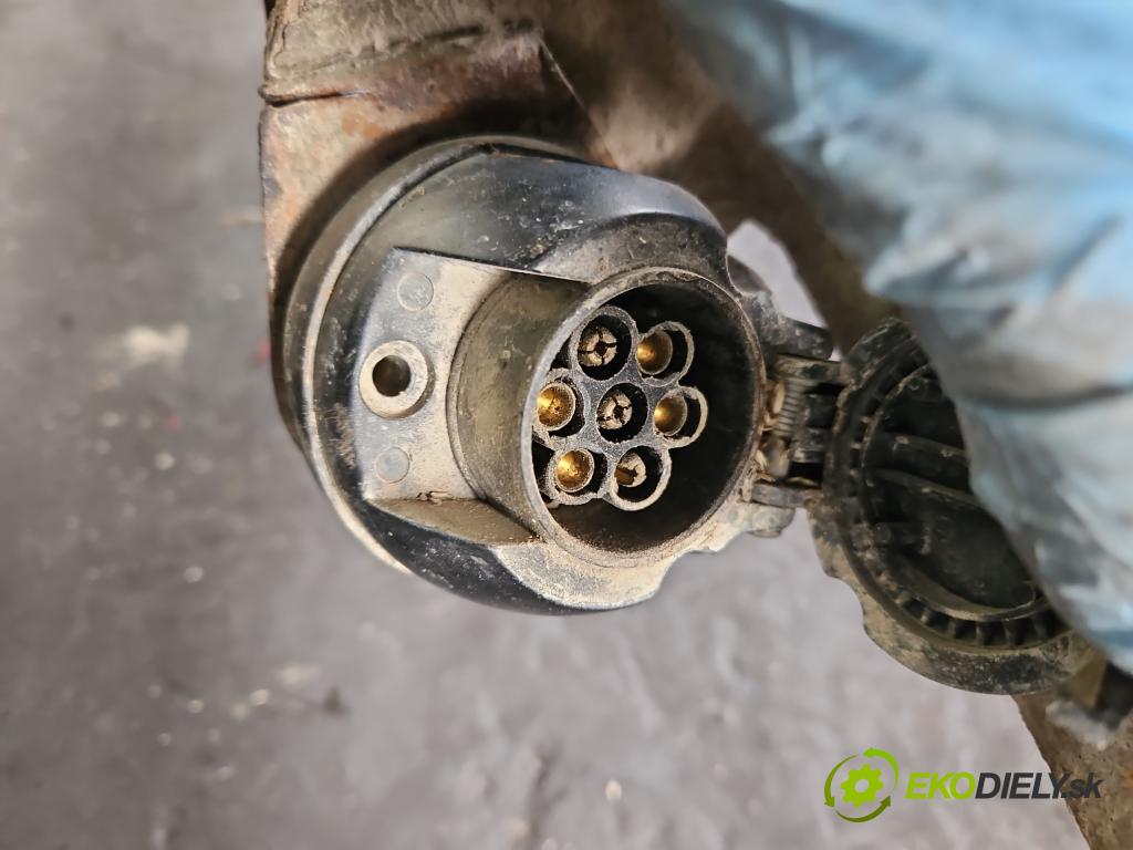 Mercedes Vito W639 2003-2014 2,2.0 cdi 109 hp manual 80 kW 2148 cm3 5- oko tažné  (Tažná zařízení)