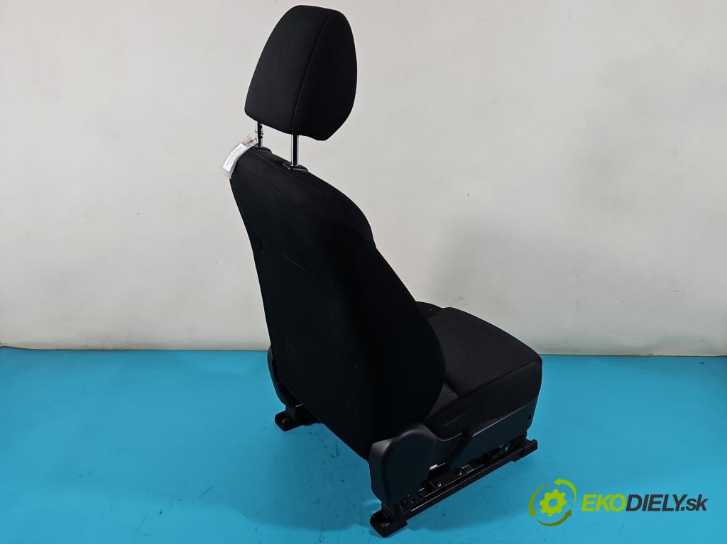 Mazda 3 III BM 2013-2018 2.0 16V 155 HP manual 114 kW 1998 cm3 4- Sedačka ľavý  (Sedačky, sedadlá)