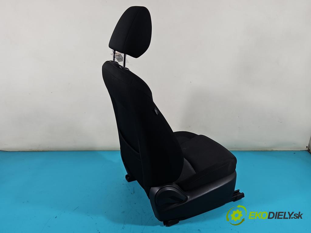 Mazda 3 III BM 2013-2018 2.0 16V 155 HP manual 114 kW 1998 cm3 4- Sedačka pravý  (Sedačky, sedadlá)