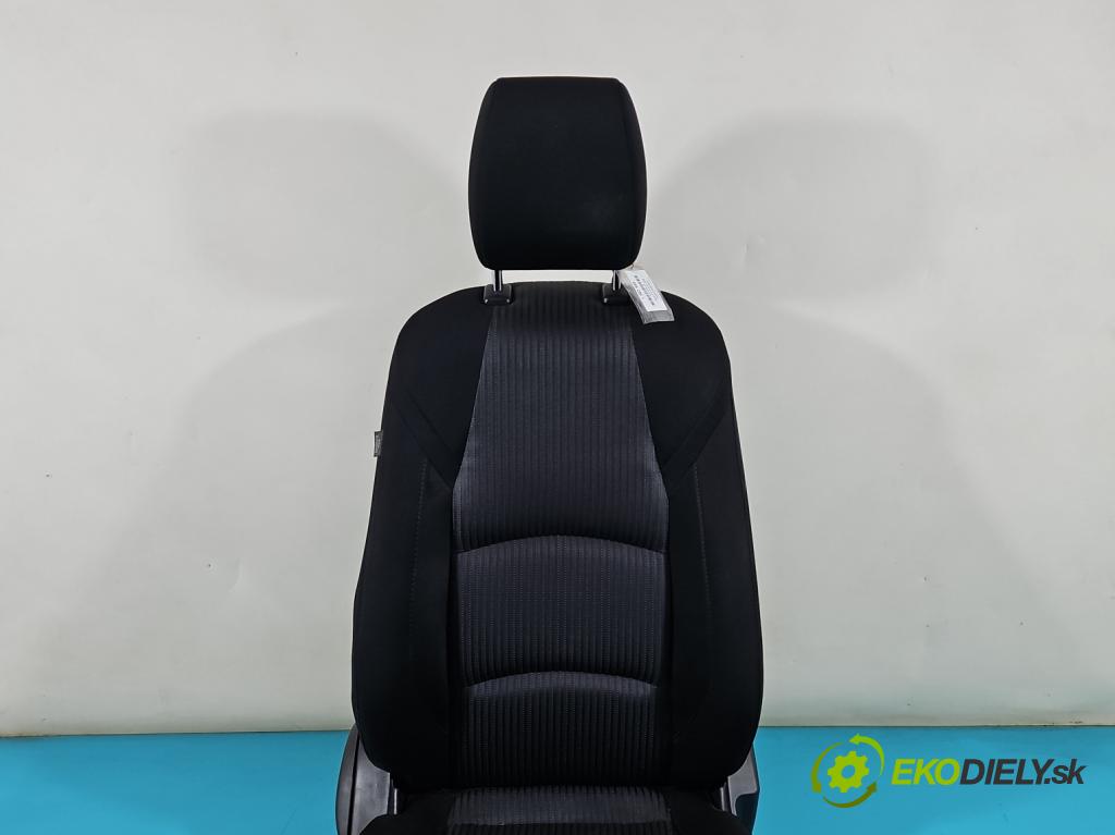 Mazda 3 III BM 2013-2018 2.0 16V 155 HP manual 114 kW 1998 cm3 4- Sedačka pravý  (Sedačky, sedadlá)