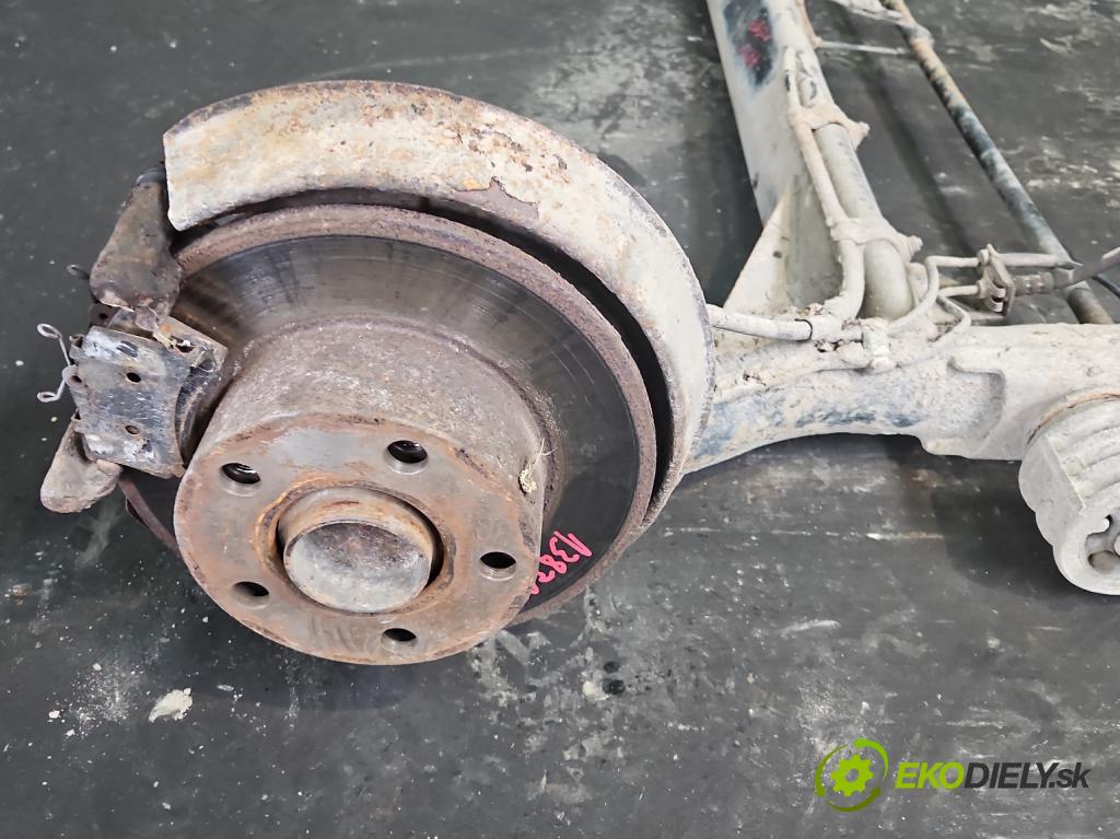 Vw Passat B5 1995-2005 1.8 T 150 hp manual 110 kW 1781 cm3 5- zadní výztuha  (Výztuhy zadní)