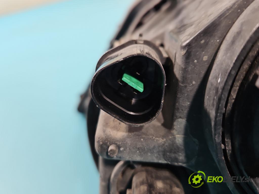 Kia Ceed I 2006-2012 1.6 crdi 116 HP manual 85 kW 1582 cm3 5- Reflektor: pravý  (Pravé)