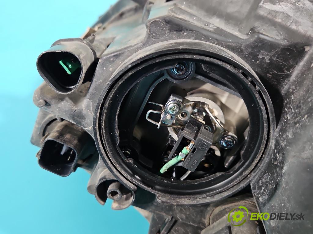 Kia Ceed I 2006-2012 1.6 crdi 116 HP manual 85 kW 1582 cm3 5- Reflektor: pravý  (Pravé)