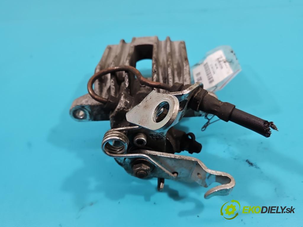 Seat Altea 1.9 tdi (BXE) 105 HP manual 77 kW 1896 cm3 5- brzdič zadné pravý  (Ostatné)