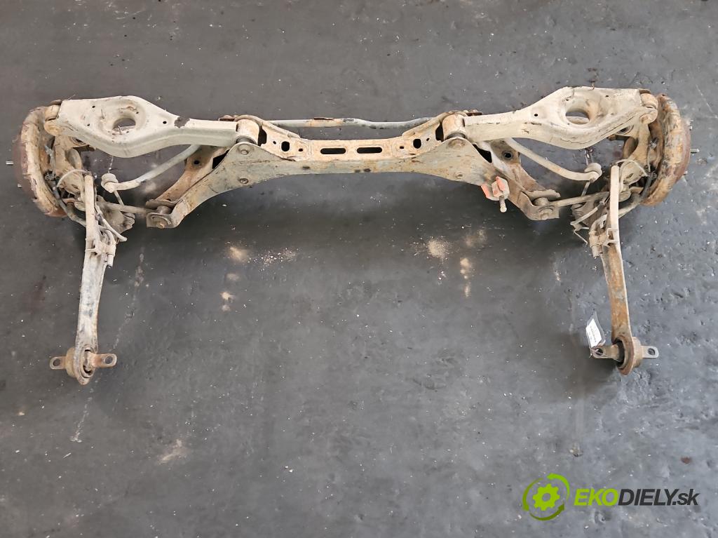 Kia Ceed I 2006-2012 1.6 crdi 116 hp manual 85 kW 1582 cm3 5- zadní výztuha  (Výztuhy zadní)