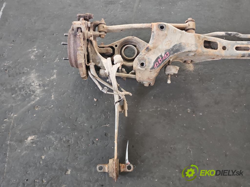 Kia Ceed I 2006-2012 1.6 crdi 116 hp manual 85 kW 1582 cm3 5- zadní výztuha  (Výztuhy zadní)