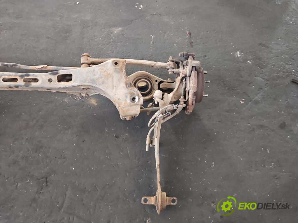 Kia Ceed I 2006-2012 1.6 crdi 116 hp manual 85 kW 1582 cm3 5- zadní výztuha  (Výztuhy zadní)