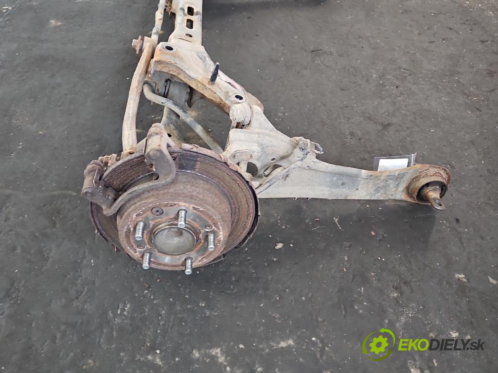 Kia Ceed I 2006-2012 1.6 crdi 116 hp manual 85 kW 1582 cm3 5- zadní výztuha  (Výztuhy zadní)