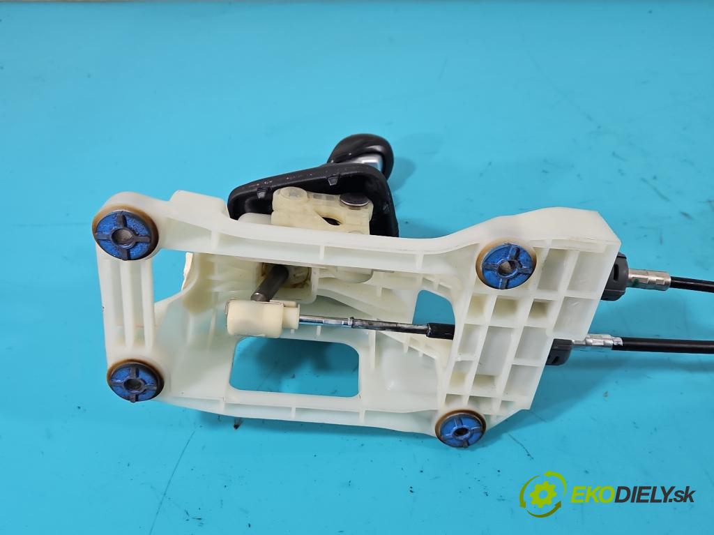 Kia Ceed I 2006-2012 1.6 crdi 116 HP manual 85 kW 1582 cm3 5- Páka: Změny: stupeň,rýchlosť  (Rýchlostné páky / kulisy)