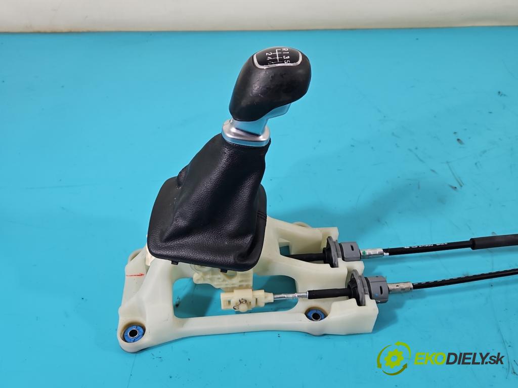 Kia Ceed I 2006-2012 1.6 crdi 116 HP manual 85 kW 1582 cm3 5- Páka: Změny: stupeň,rýchlosť  (Rýchlostné páky / kulisy)