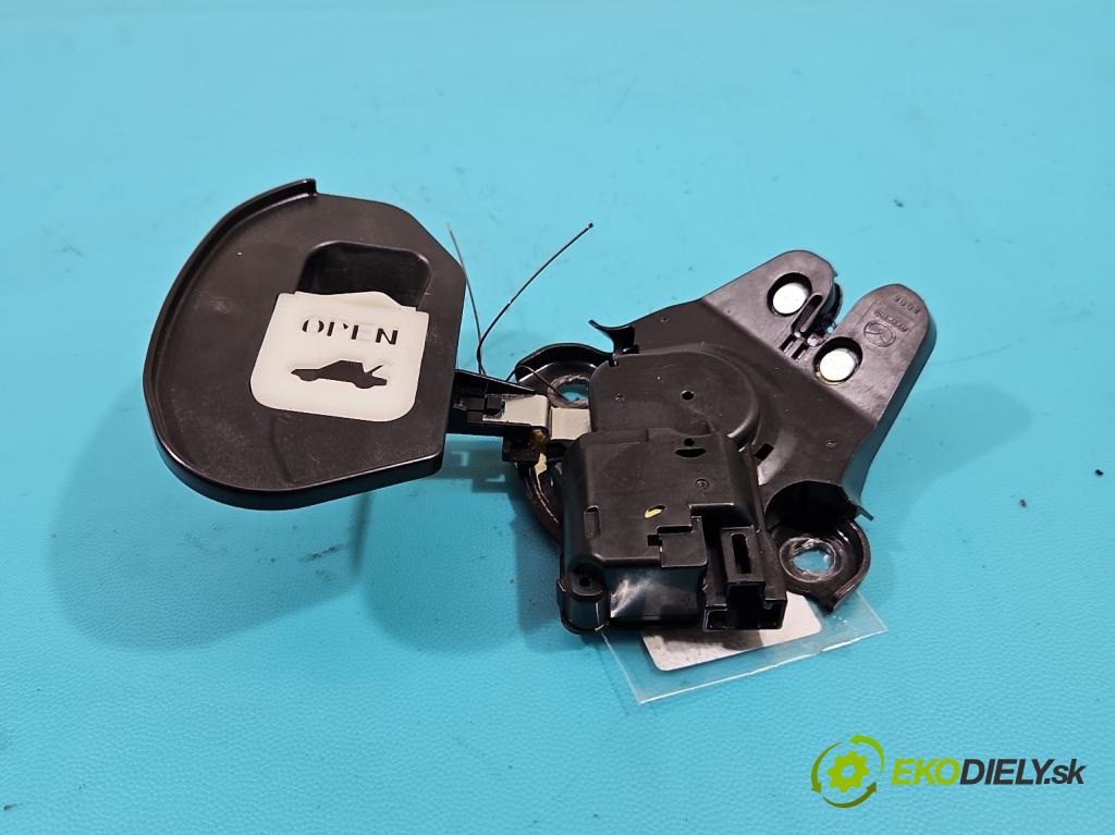 Mazda 3 III BM 2013-2018 2.0 16V 155 hp manual 114 kW 1998 cm3 4- zámek kufrových dveří zadní