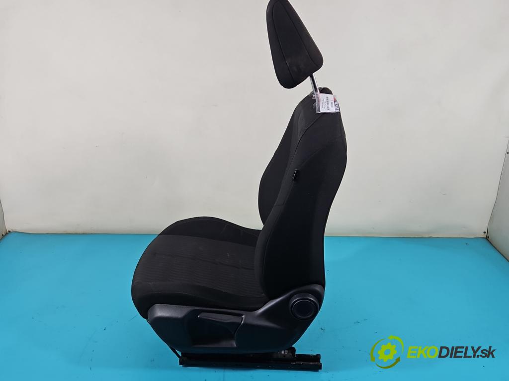 Peugeot 308 II 2013-2021 2.0 e-hdi 150 HP manual 110 kW 1997 cm3 5- Sedačka ľavý  (Sedačky, sedadlá)