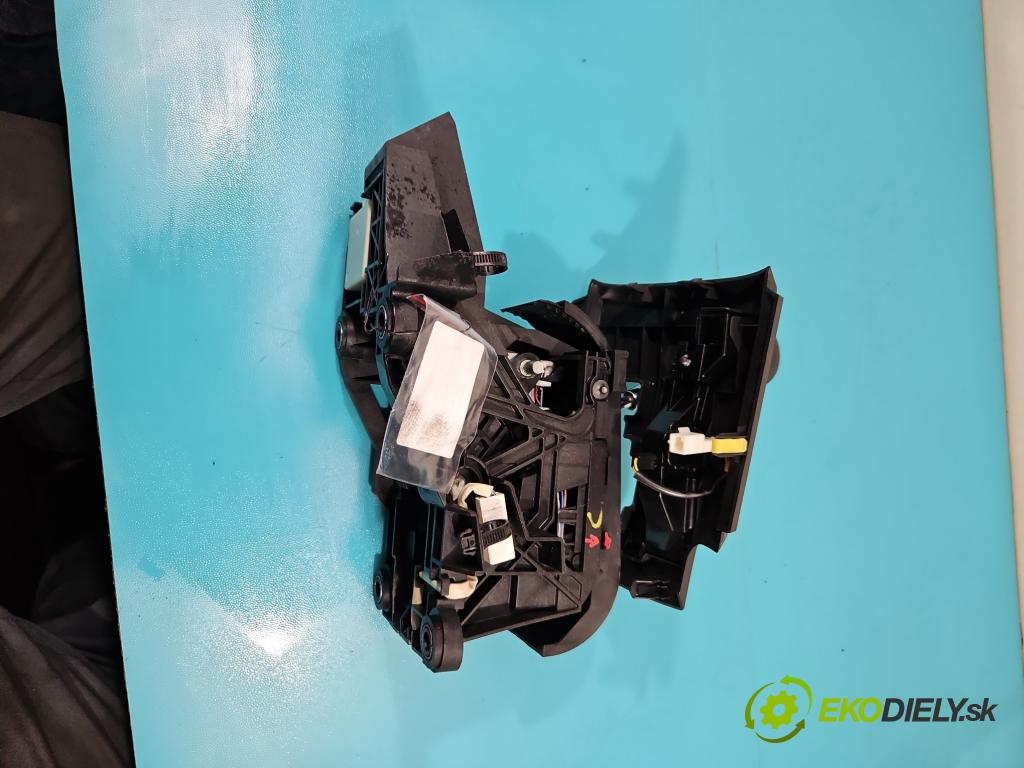 Toyota Rav4 III 2005-2012 2.0 VVti: 152KM automatic 112 kW 1998 cm3 5- Páka: Změny: stupeň,rýchlosť  (Rýchlostné páky / kulisy)