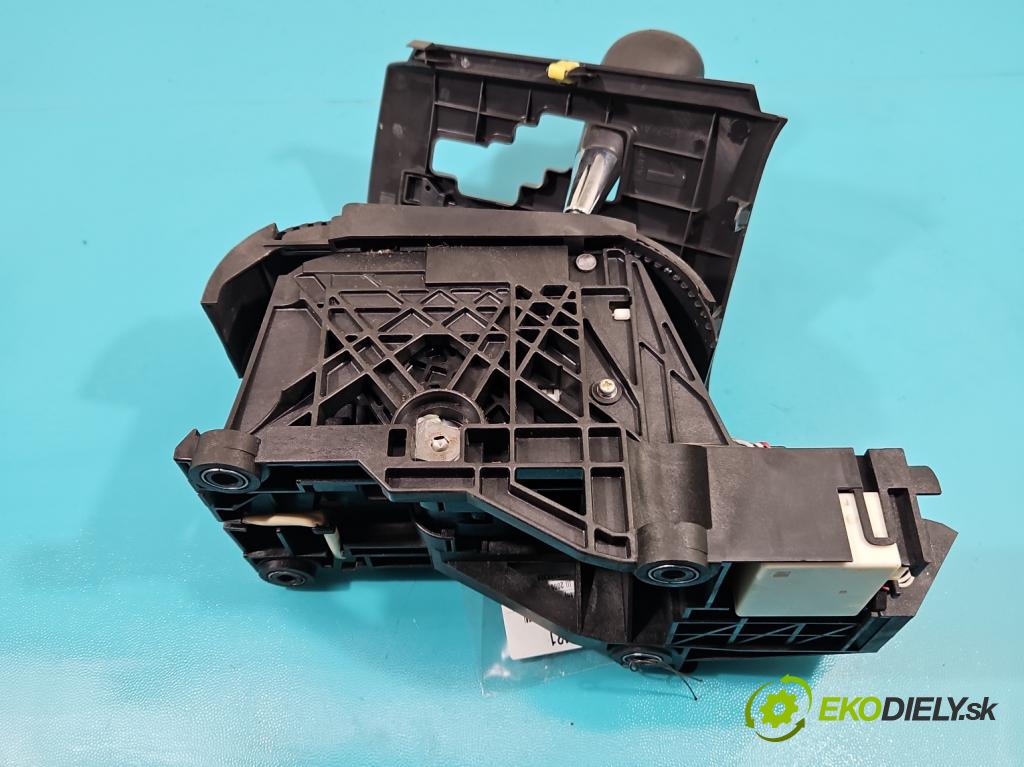 Toyota Rav4 III 2005-2012 2.0 VVti: 152KM automatic 112 kW 1998 cm3 5- Páka: Změny: stupeň,rýchlosť  (Rýchlostné páky / kulisy)