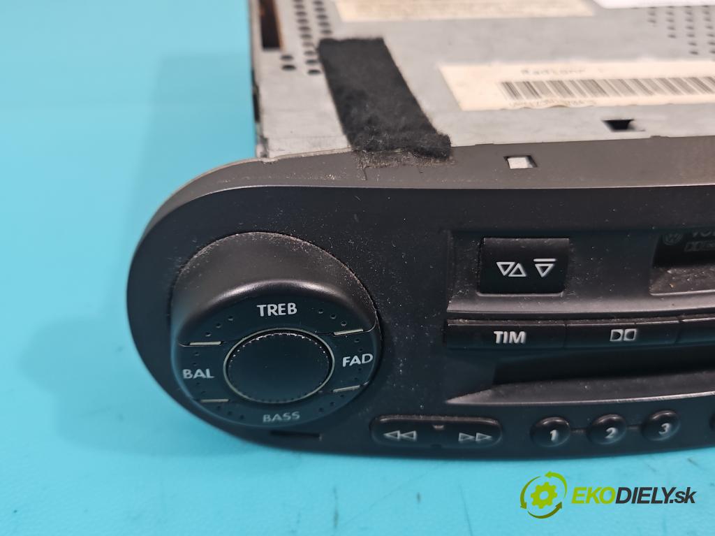 Vw New Beetle 1998-2010 2.0 8V 116 HP manual 85 kW 1984 cm3 3- Radio originál 1C0035186