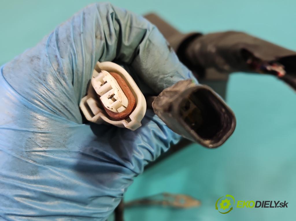 Mazda 3 III BM 2013-2018 2.0 16V 155 hp manual 114 kW 1998 cm3 4- skříňka pojistková KD45-675X0C (Pojistkové skříňky)