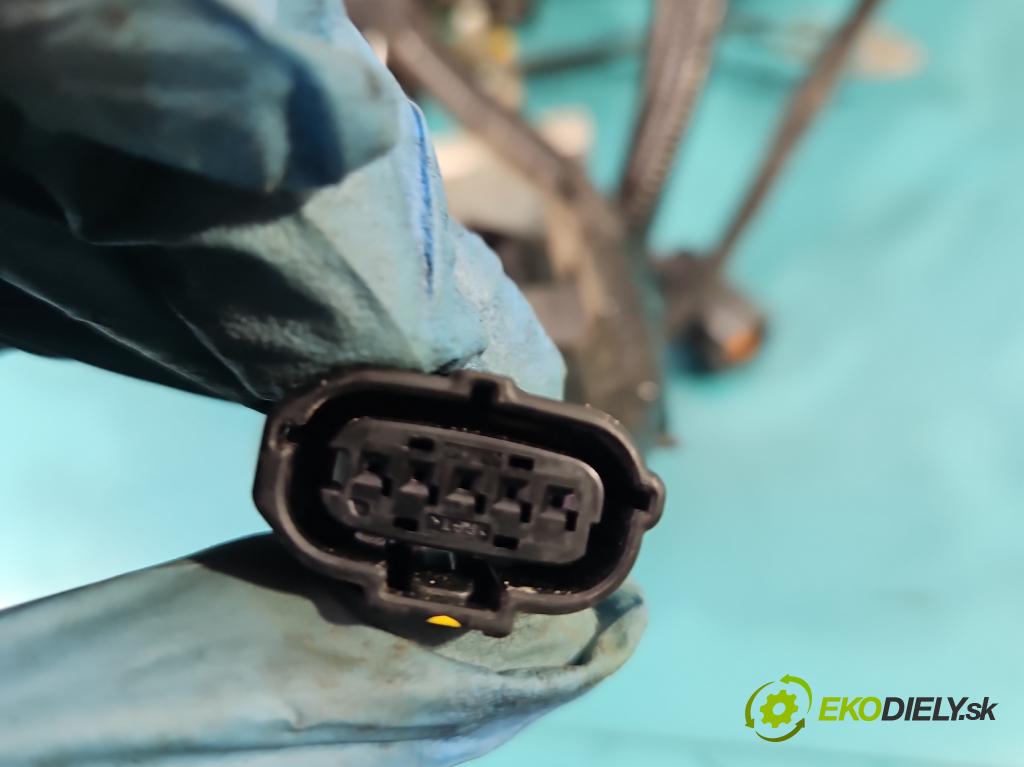 Mazda 3 III BM 2013-2018 2.0 16V 155 hp manual 114 kW 1998 cm3 4- skříňka pojistková KD45-675X0C (Pojistkové skříňky)