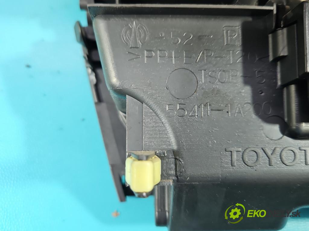 Toyota Corolla E12 2001-2009 2.0 D4D 90 HP manual 66 kW 1995 cm3 5- panel kúrenia 55411-1A200