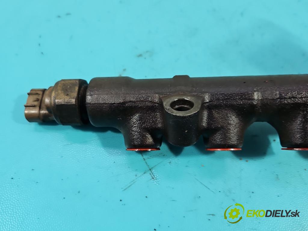 Toyota Corolla E12 2001-2009 2.0 D4D 90 HP manual 66 kW 1995 cm3 5- lišta vstrekovacia  (Vstrekovacie lišty)
