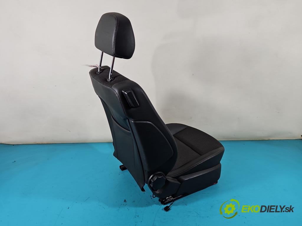 Opel Astra III 2004-2014 1.7 cdti 101 HP manual 74 kW 1686 cm3 3- Sedačka pravý  (Sedačky, sedadlá)