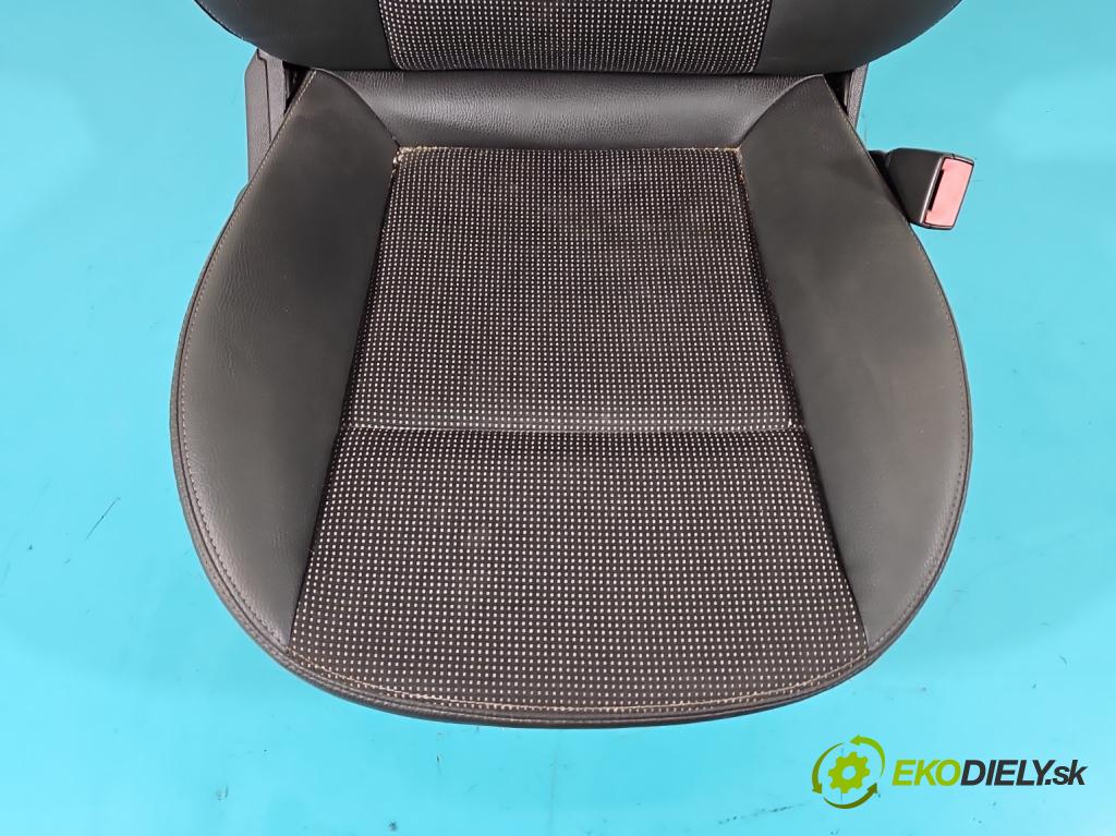 Opel Astra III 2004-2014 1.7 cdti 101 HP manual 74 kW 1686 cm3 3- Sedačka pravý  (Sedačky, sedadlá)