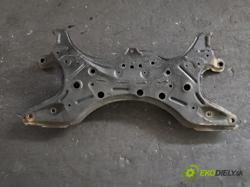 Toyota Corolla E12 2001-2009 2.0 D4D 90 hp manual 66 kW 1995 cm3 5- výztuha motoru