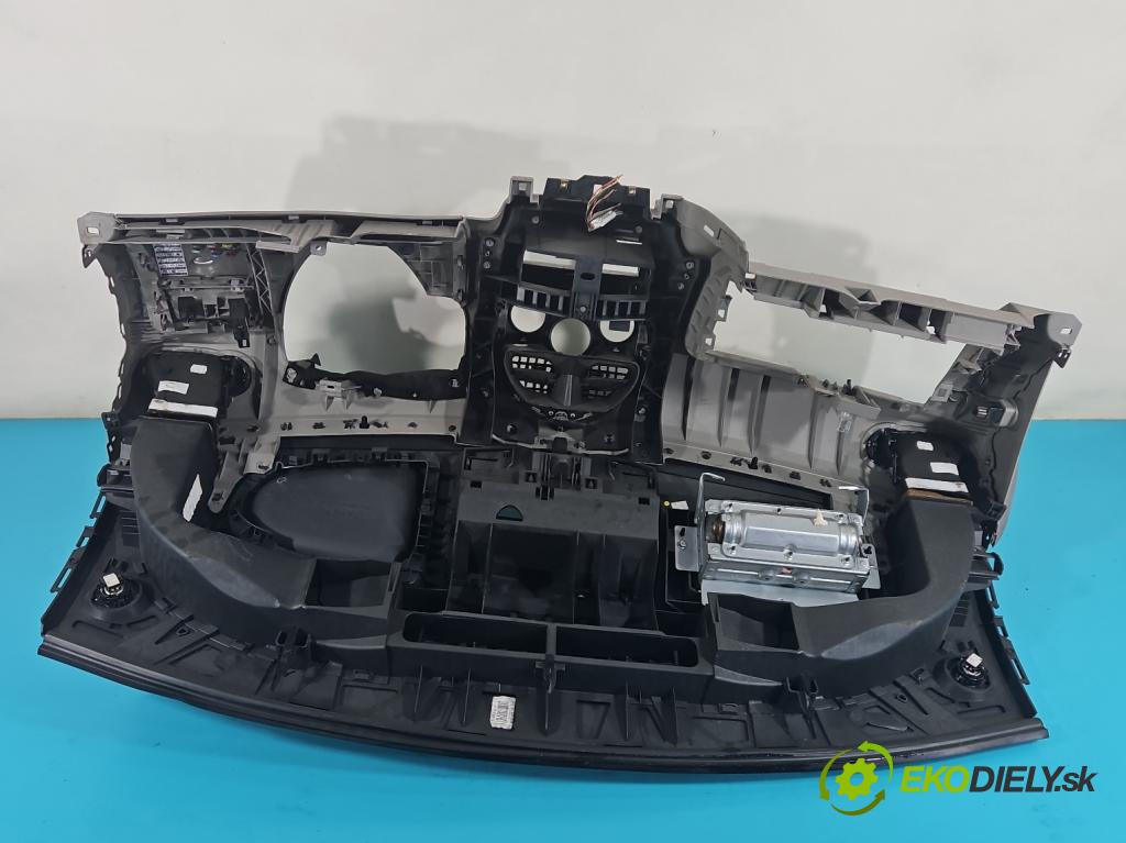 Renault Modus 1.5 dci 86 HP manual 63 kW 1461 cm3 5- kokpit,pristrojová doska rozdeľovacia