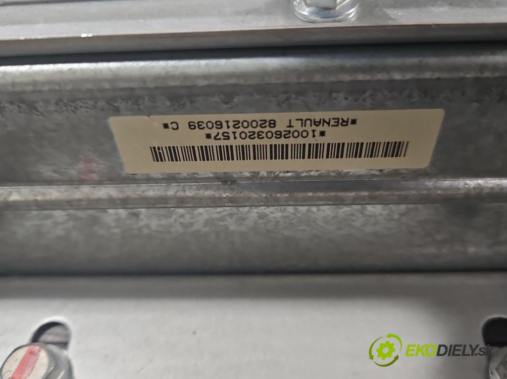 Renault Modus 1.5 dci 86 HP manual 63 kW 1461 cm3 5- kokpit,pristrojová doska rozdeľovacia