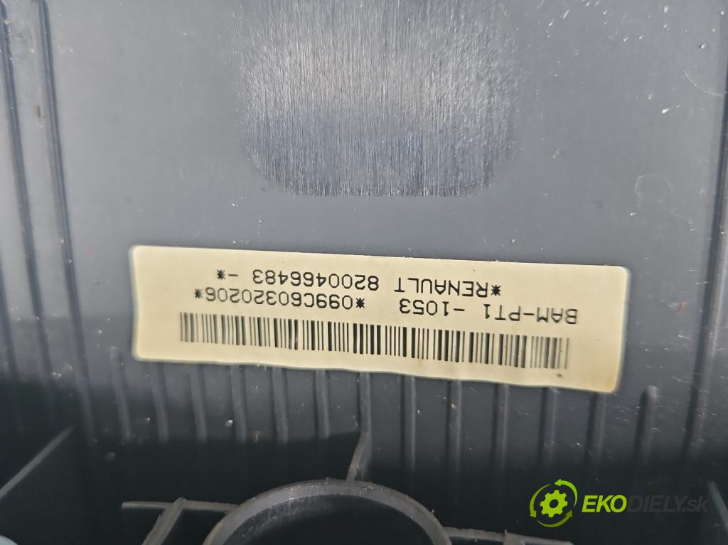 Renault Modus 1.5 dci 86 HP manual 63 kW 1461 cm3 5- kokpit,pristrojová doska rozdeľovacia