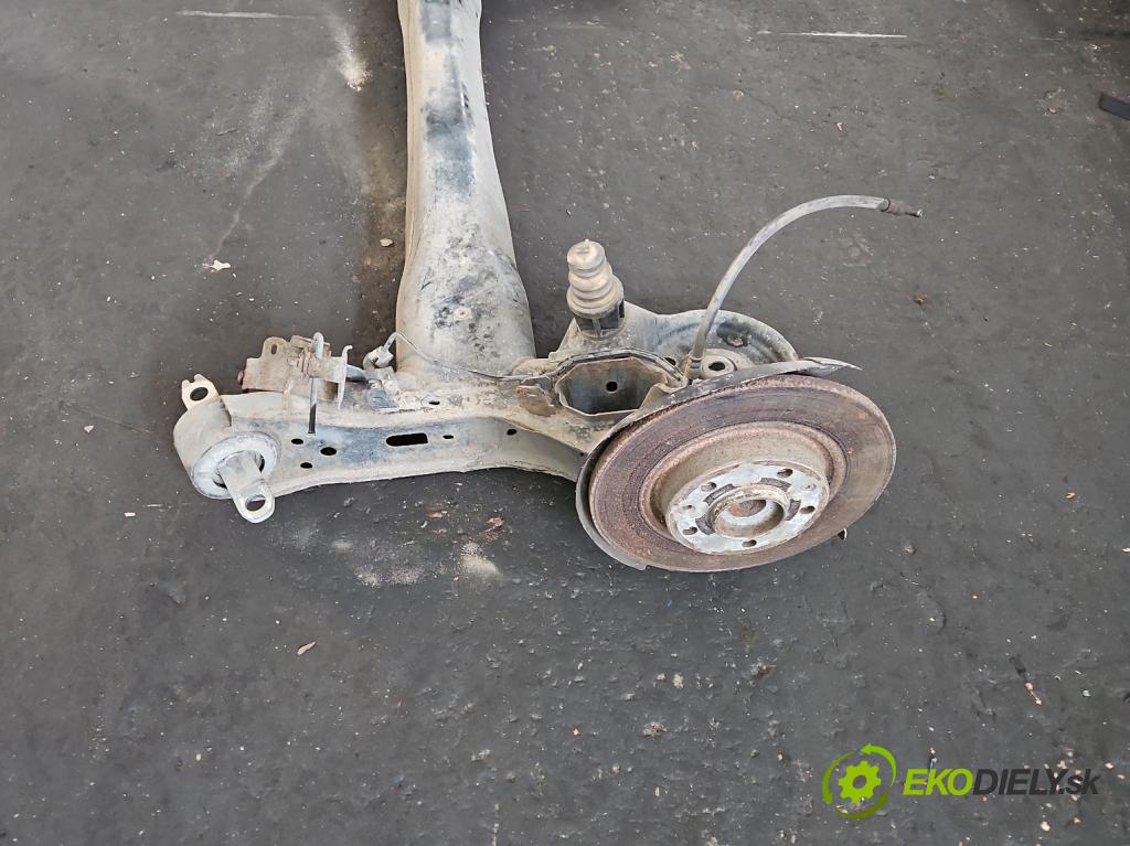 Peugeot 308 II 2013-2021 2.0 e-hdi 150 hp manual 110 kW 1997 cm3 5- zadní výztuha  (Výztuhy zadní)