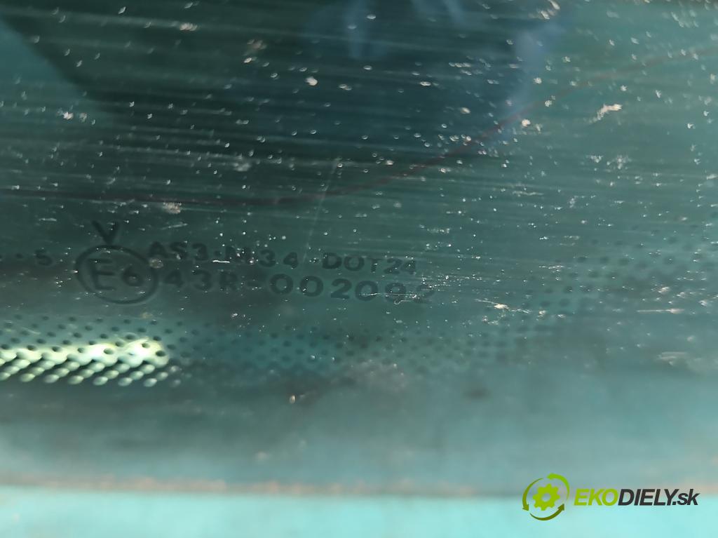 Peugeot 307 2.0 hdi 90 hp manual 66 kW 1997 cm3 5- sklo zadní  (Okna zadní)