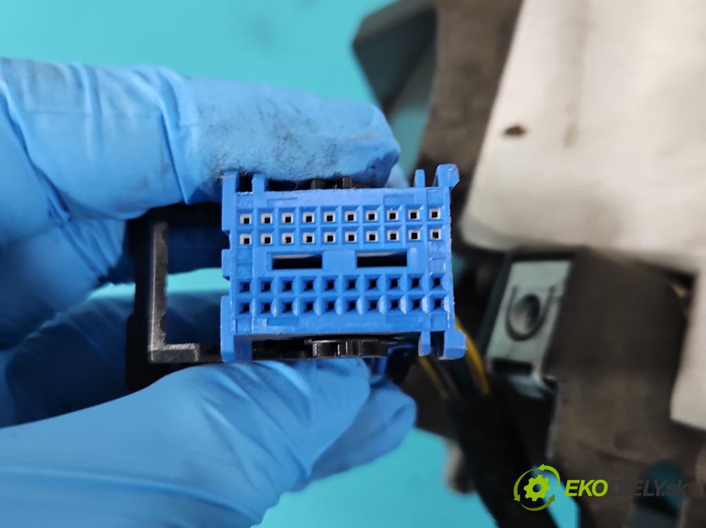 Peugeot 308 II 2013-2021 2.0 e-hdi 150 hp manual 110 kW 1997 cm3 5- radiátor 98077351580 (Radiátory topení)