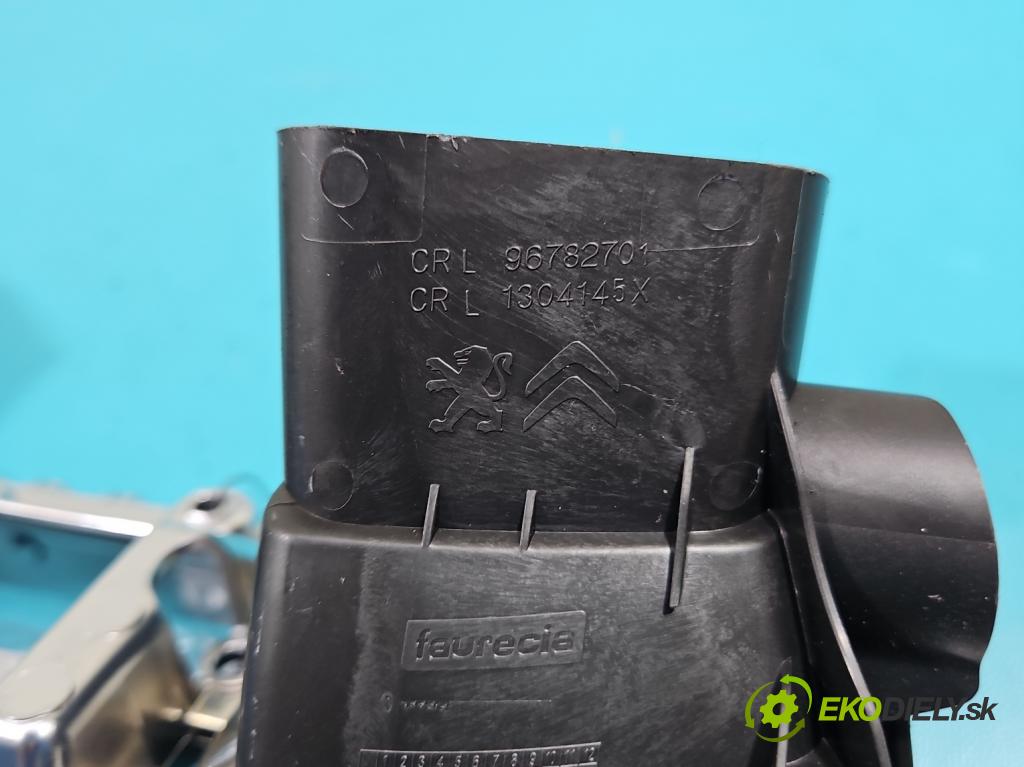 Peugeot 308 II 2013-2021 2.0 e-hdi 150 HP manual 110 kW 1997 cm3 5- Mřížka: kúrenia stredová 98075499VV (Mriežky kúrenia (fukáre))