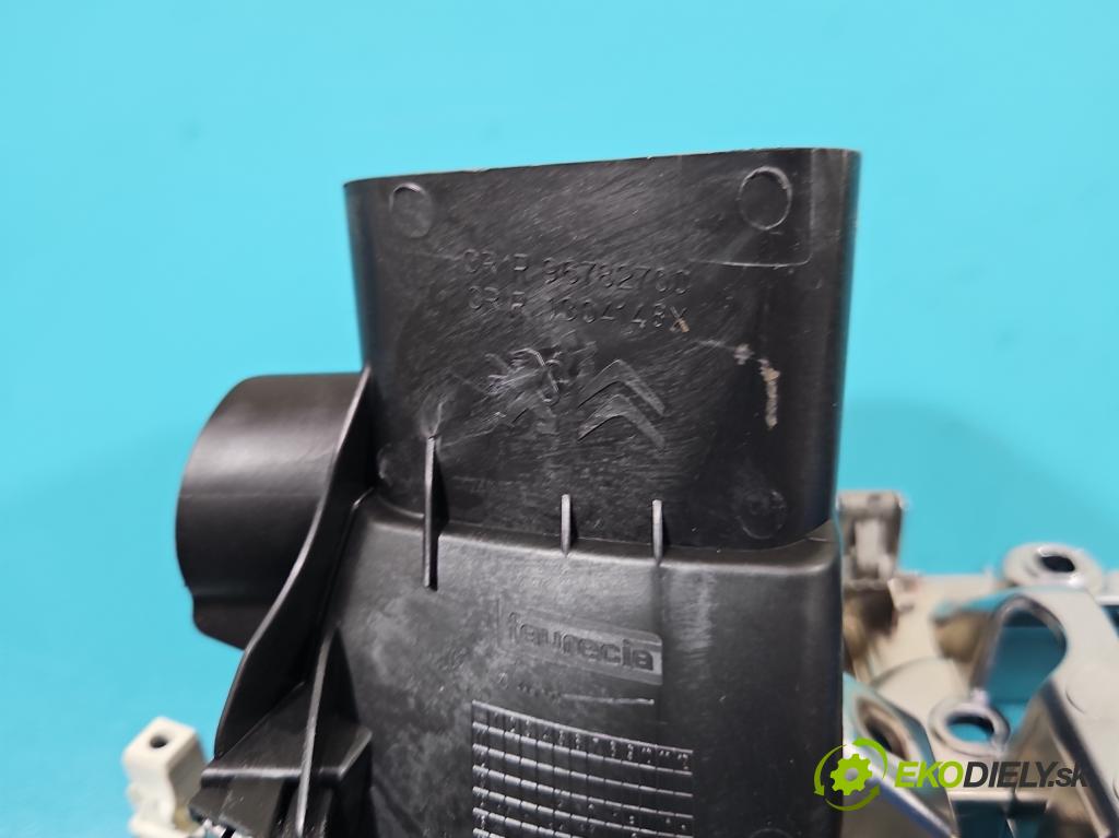 Peugeot 308 II 2013-2021 2.0 e-hdi 150 HP manual 110 kW 1997 cm3 5- Mřížka: kúrenia stredová 98075499VV (Mriežky kúrenia (fukáre))