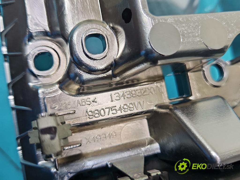 Peugeot 308 II 2013-2021 2.0 e-hdi 150 HP manual 110 kW 1997 cm3 5- Mřížka: kúrenia stredová 98075499VV (Mriežky kúrenia (fukáre))