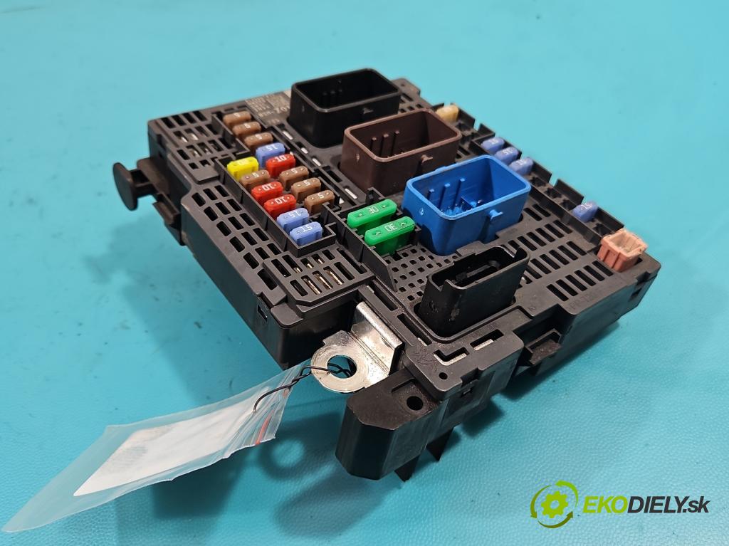 Peugeot 308 II 2013-2021 2.0 e-hdi 150 hp manual 110 kW 1997 cm3 5- skříňka pojistková 9810295780 (Pojistkové skříňky)