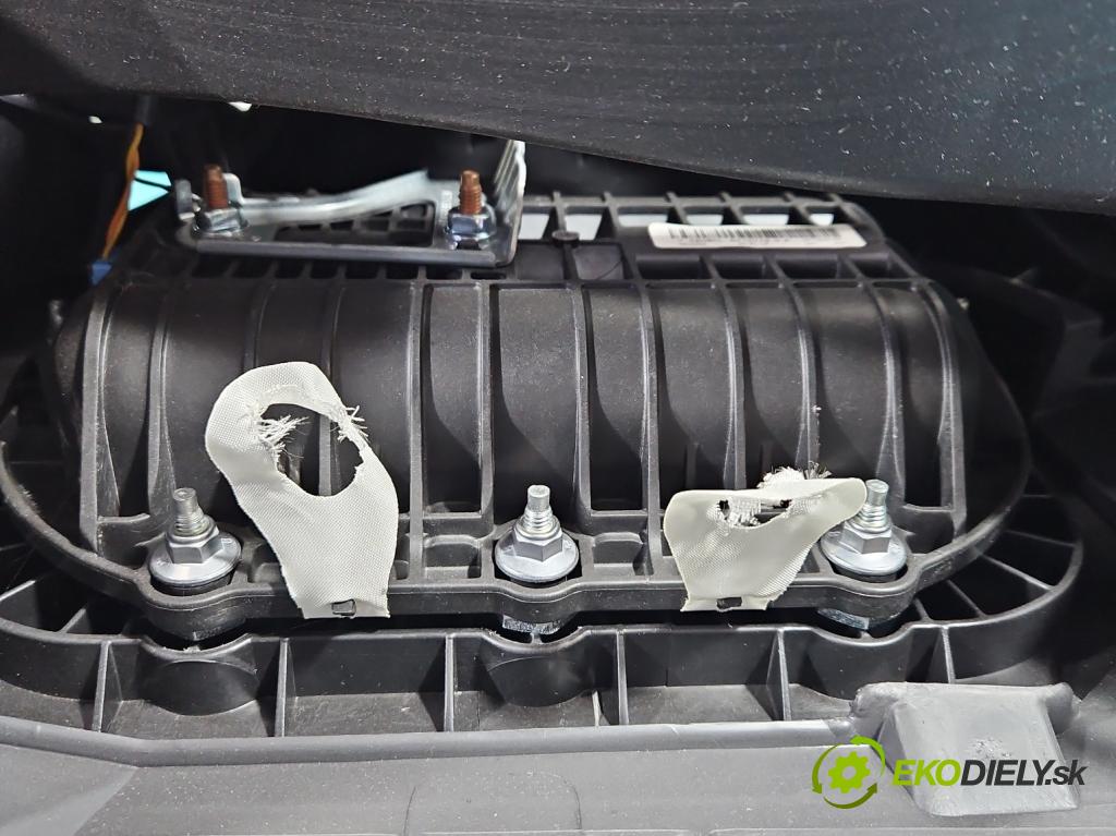 Peugeot 308 II 2013-2021 2.0 e-hdi 150 HP manual 110 kW 1997 cm3 5- kokpit,pristrojová doska rozdeľovacia