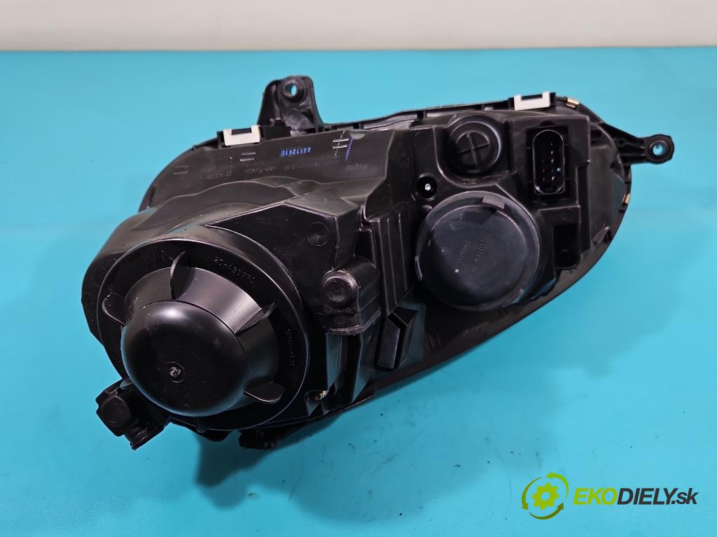 Vw Golf V 2003-2009 1.6 SR 102 HP manual 75 kW 1595 cm3 5- Reflektor: pravý  (Pravé)