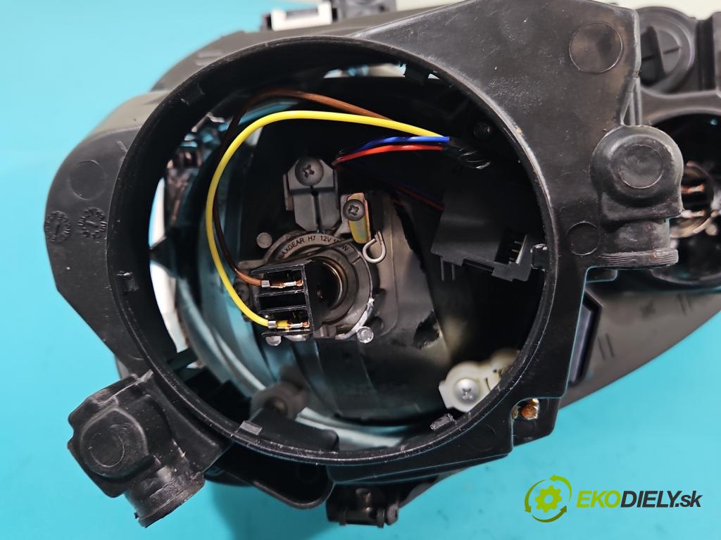 Vw Golf V 2003-2009 1.6 SR 102 HP manual 75 kW 1595 cm3 5- Reflektor: pravý  (Pravé)