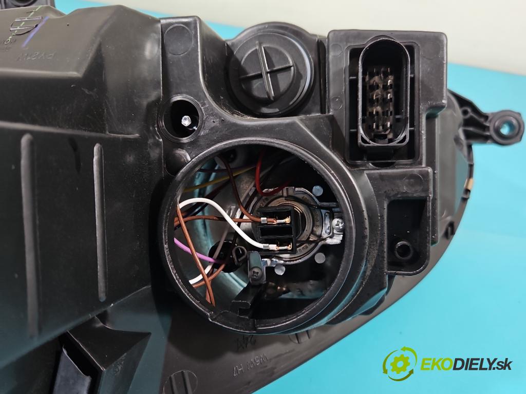 Vw Golf V 2003-2009 1.6 SR 102 HP manual 75 kW 1595 cm3 5- Reflektor: pravý  (Pravé)